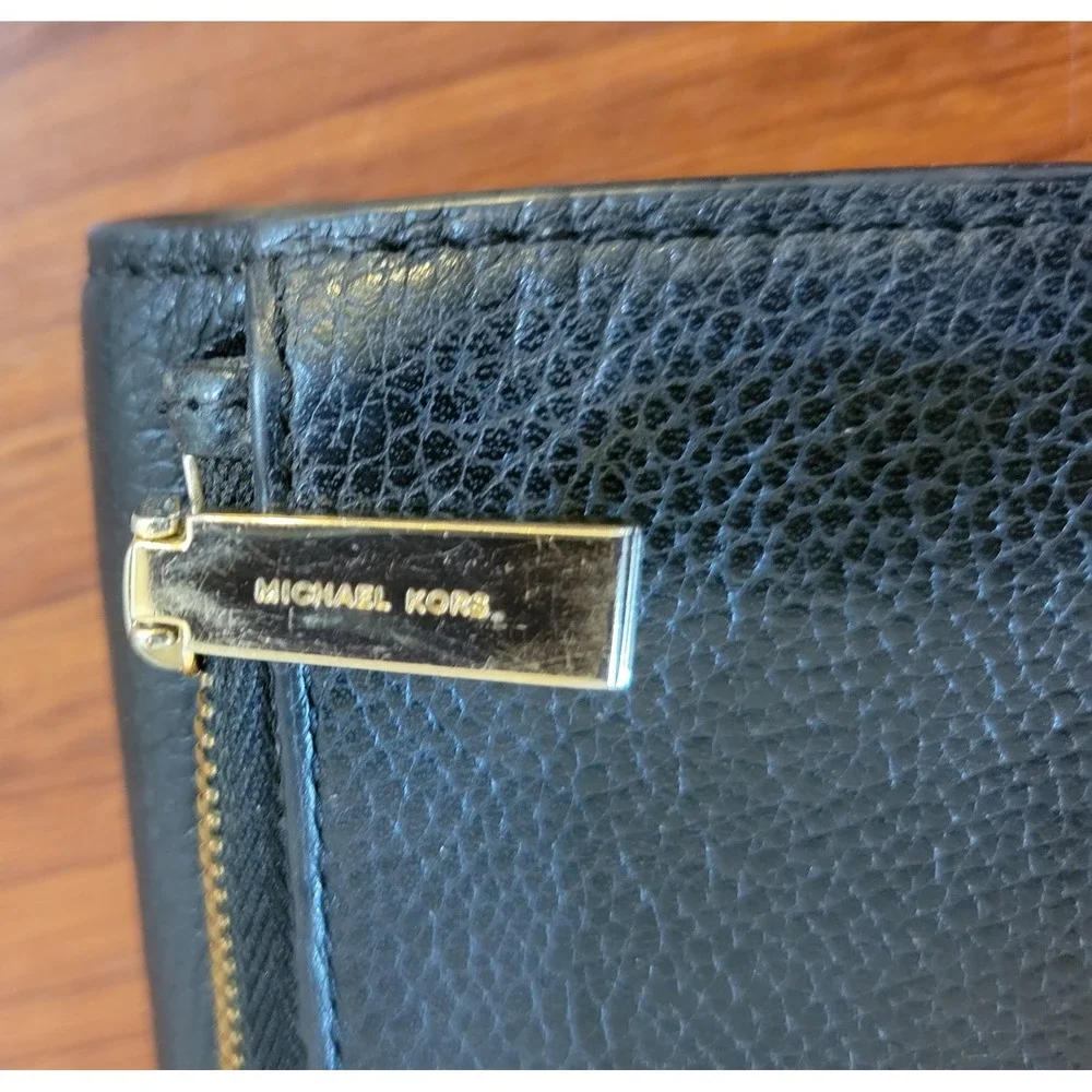 Michael Kors Black Pebbled Leather Bifold Compact Wallet Gold Logo Zipper Pocket